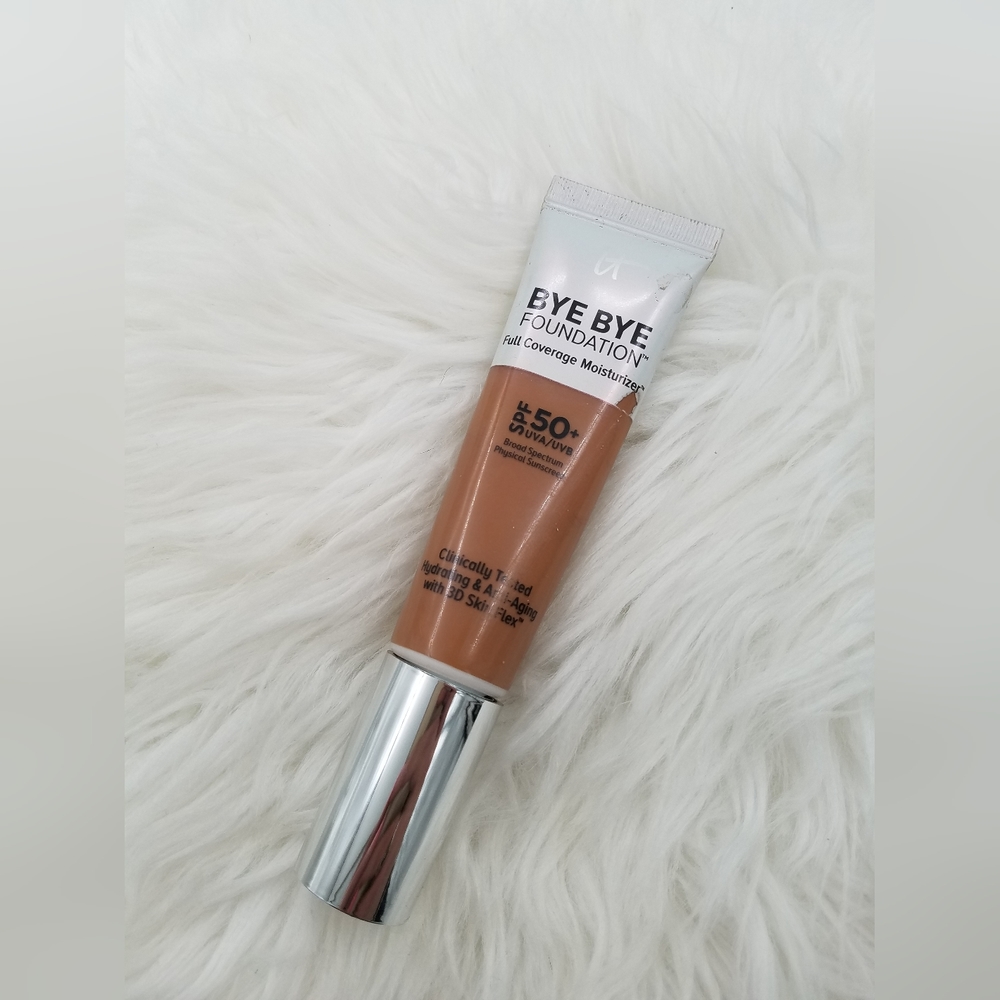 It' Cosmetics Bye Bye Foundation Full Coverage Moisturizer. Shade: Rich Honey.